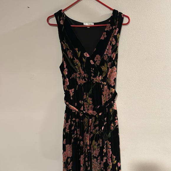 Floral Sleeveless Maxi Dress - Black and Pink - Picture 5 of 7